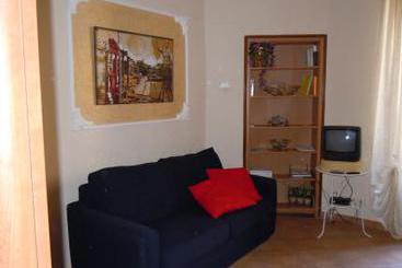 Il Grillo Ai Fori Romani  | Roma | Roma | Italia 6