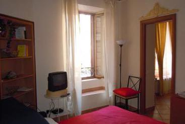 Il Grillo Ai Fori Romani  | Roma | Roma | Italia 7