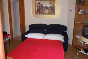 Il Grillo Ai Fori Romani  | Roma | Roma | Italia 8