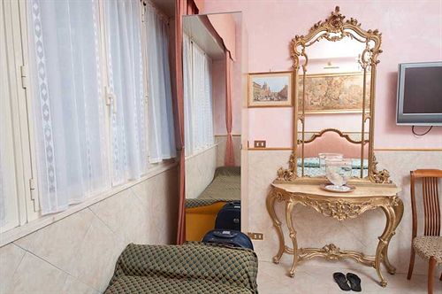 Grand Bed & Breakfast Suites & Apartments at Saint Paul  | Roma | Roma | Italia 8