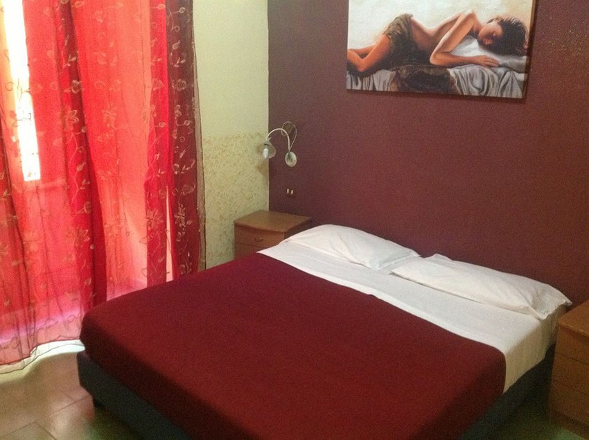 Hotel Poker  | Napoli | Napoli | Italia 3