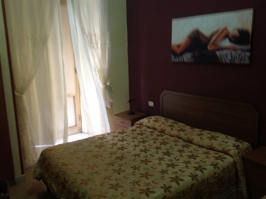 Hotel Poker  | Napoli | Napoli | Italia 9