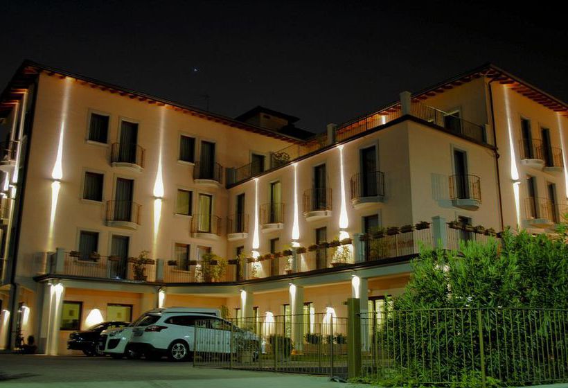 Hotel International  | Iseo | Brescia | Italy 1