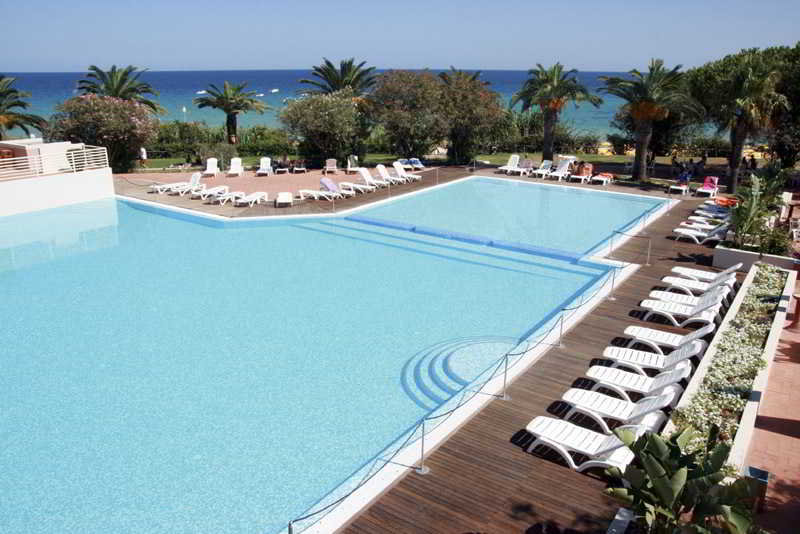 Hotel Free Beach Village Cerdeña