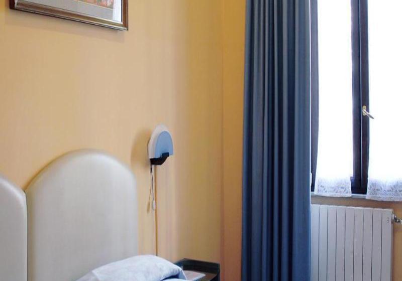 Locanda A Roma San Pietro Best Bed  | Trevignano Romano | Roma | Italia 8