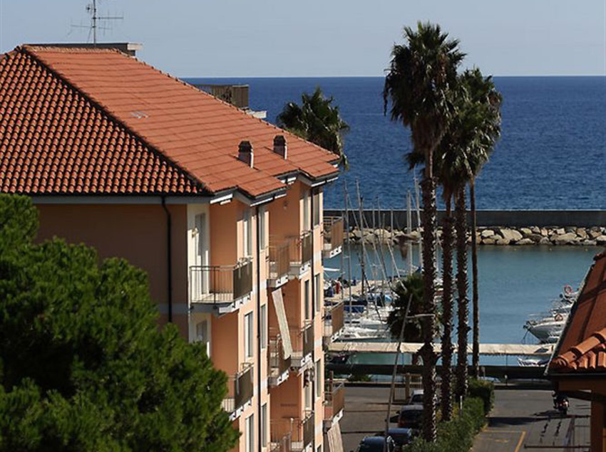 Hotel Bergamo  | San Bartolomeo al Mare | Imperia | Italia 14
