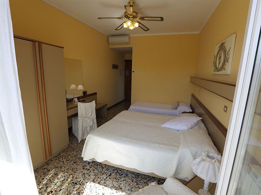 Hotel Bergamo  | San Bartolomeo al Mare | Imperia | Italia 4