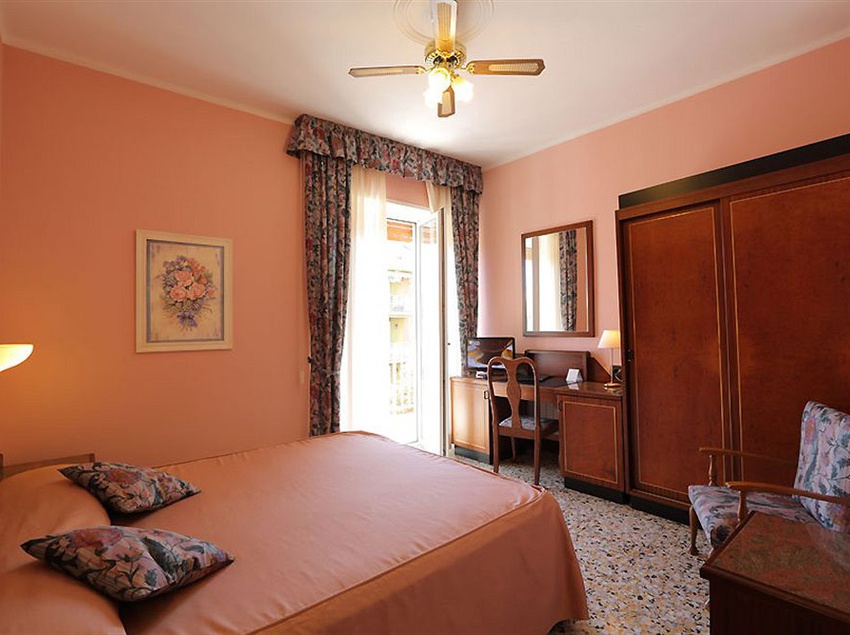 Hotel Bergamo  | San Bartolomeo al Mare | Imperia | Italia 5