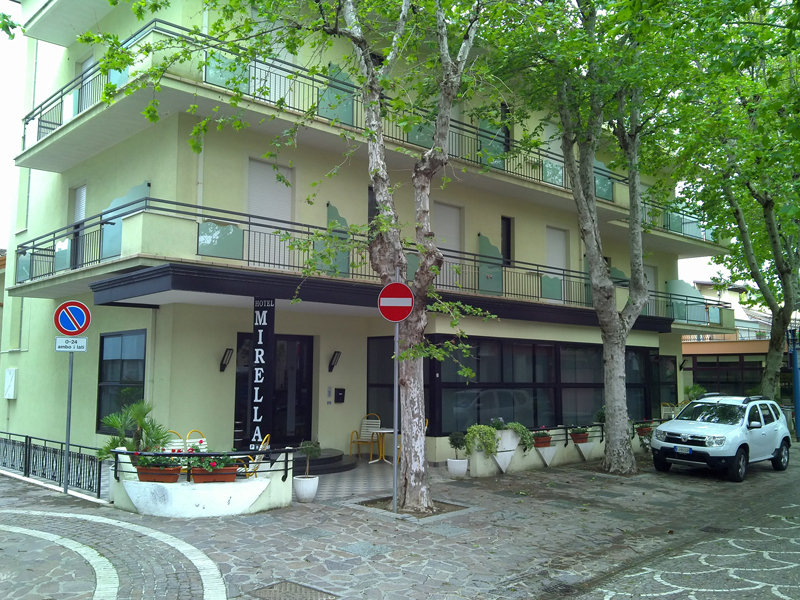 Hotel Mirella 