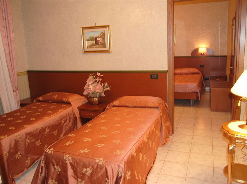 Hotel Nespolo D'oro  | Lariano | Roma | Italia 10