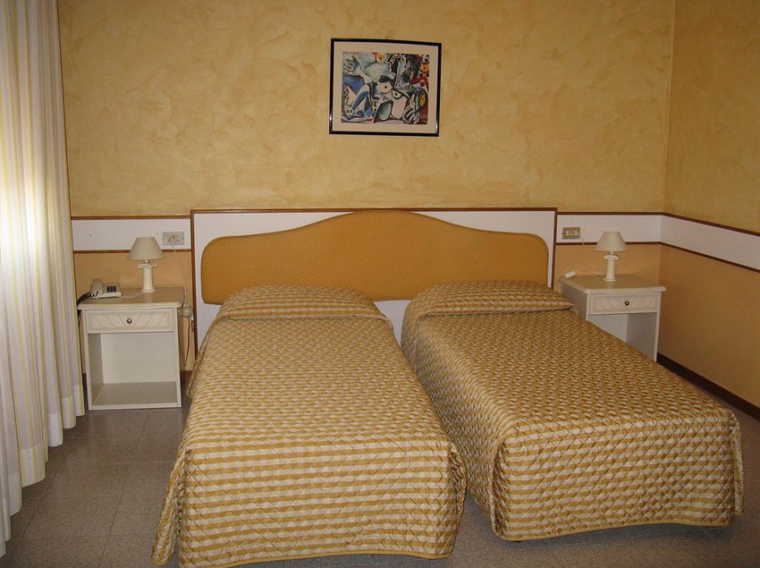 Hotel Faro  | Montichiari | Brescia | Italy 8