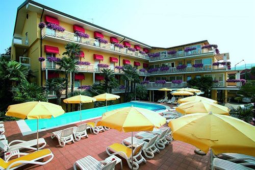 Hotel Capri  | Bardolino | Verona | Italia 1