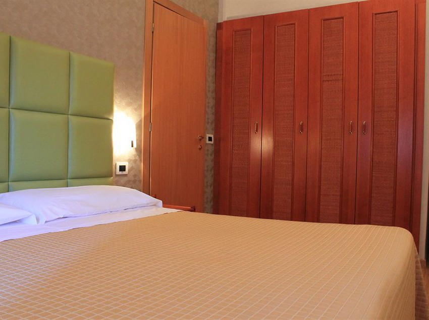 Hotel Kristina  | Imperia | Imperia | Italia 12