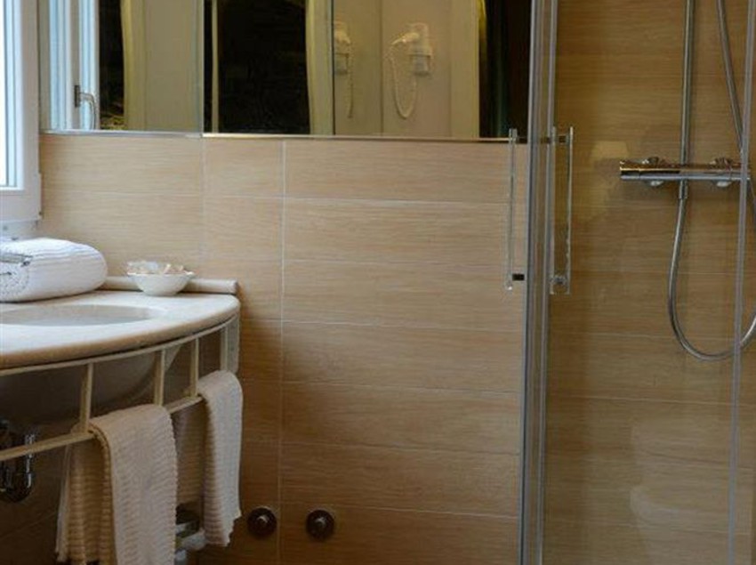 Hotel Fh Borgo Antico  | Como | Como | Italia 12