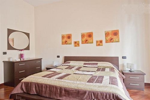 Hotel Stasera A Casa Da M.e.  | Roma | Roma | Italia 3