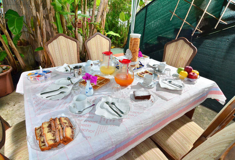 Bed and Breakfast Maison Twentyfive - Guest House  | Ischia | Napoli | Italia 1