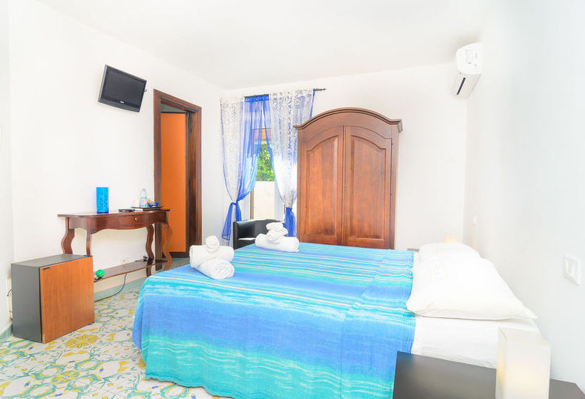 Bed and Breakfast Maison Twentyfive - Guest House  | Ischia | Napoli | Italia 2