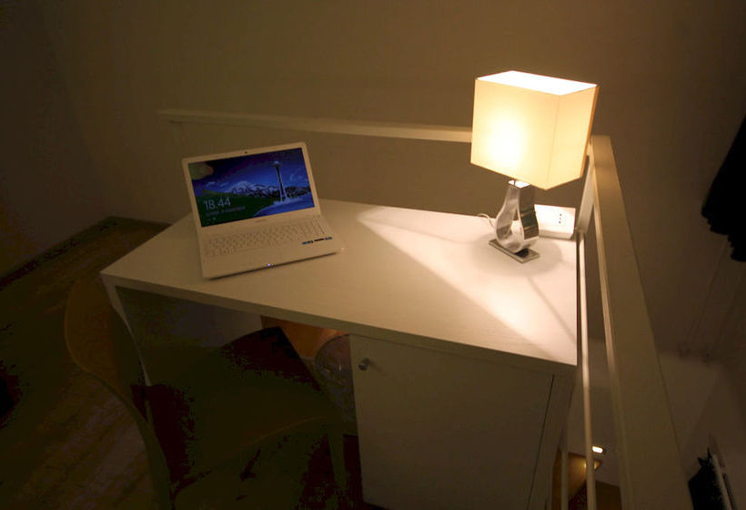 Hotel Tango  | Roma | Roma | Italia 1