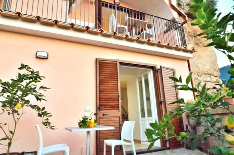 Lemon Flats  | Sorrento | Napoli | Italia 18