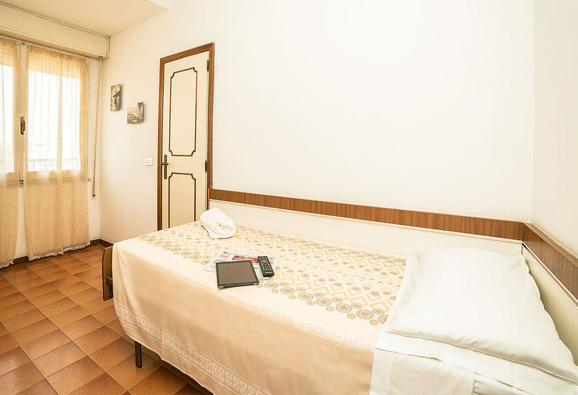 Hotel Lux  | Gabicce Mare | Pesaro e Urbino | Italia 4