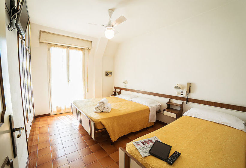 Hotel Lux  | Gabicce Mare | Pesaro e Urbino | Italia 8