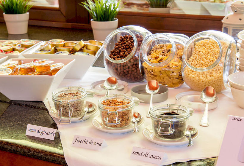 Hotel De La Ville  | Fano | Pesaro e Urbino | Italia 9