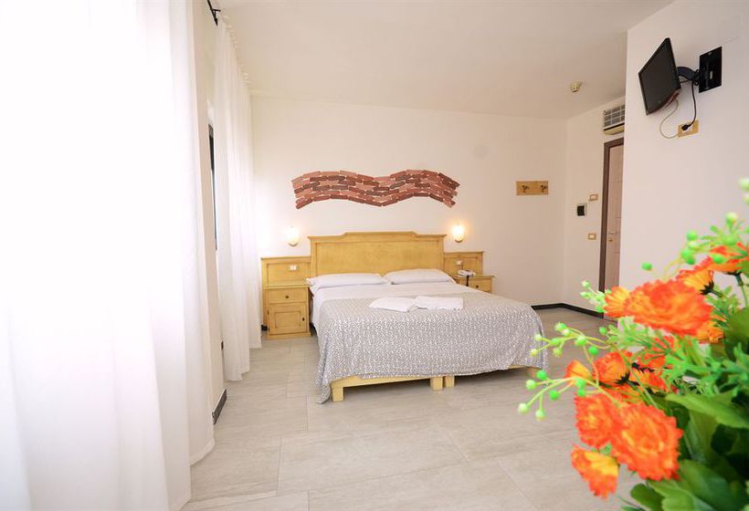 Hotel Clinton  | Casoria | Napoli | Italia 7