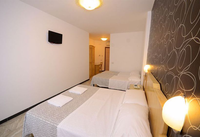 Hotel Clinton  | Casoria | Napoli | Italia 8