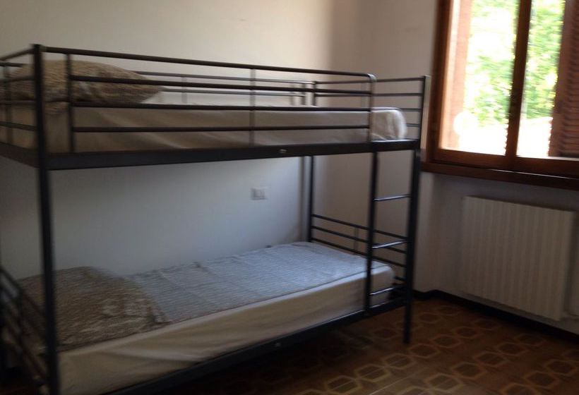 Ostello Villa Pusiano 26  | Milano | Milano | Italia 3