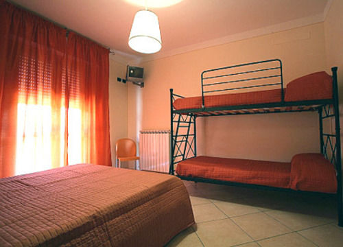 Hotel B&b Le 2 Rose  | San Severino Marche | Macerata | Italia 14