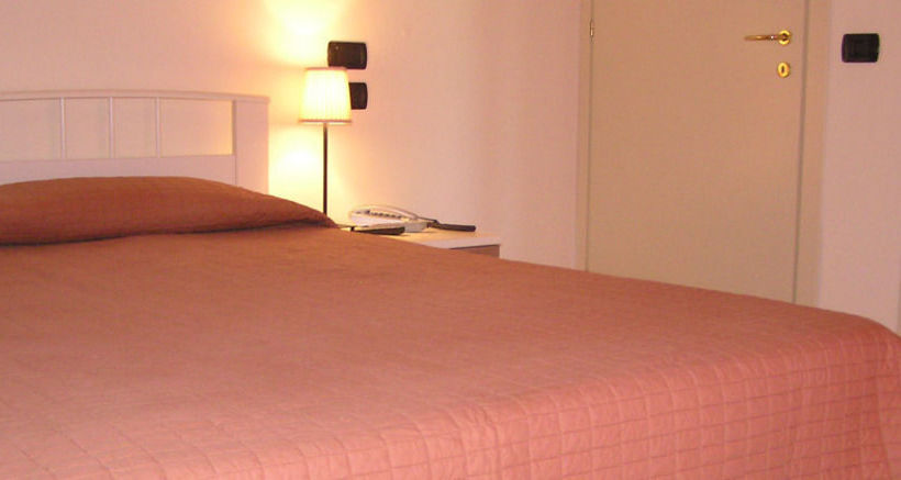 Hotel B&b Le 2 Rose  | San Severino Marche | Macerata | Italia 2