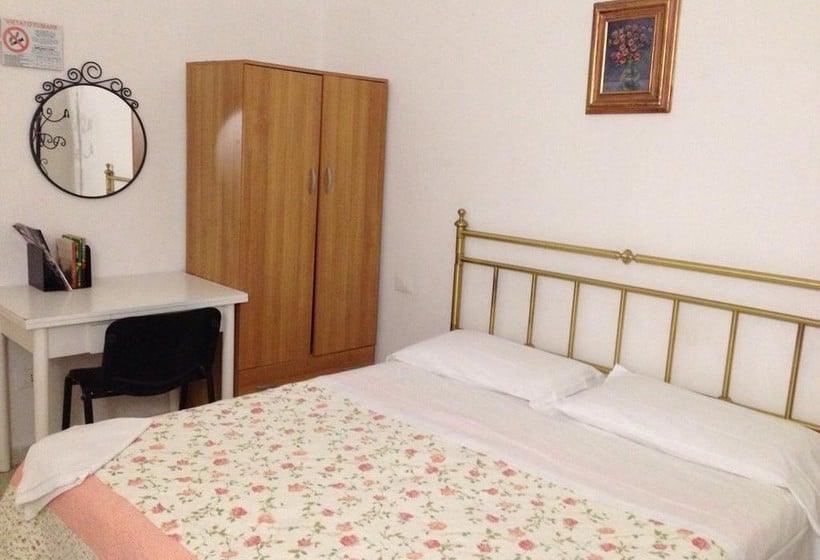 Veronique Hostel   | Florença | Firenze | Itália 1