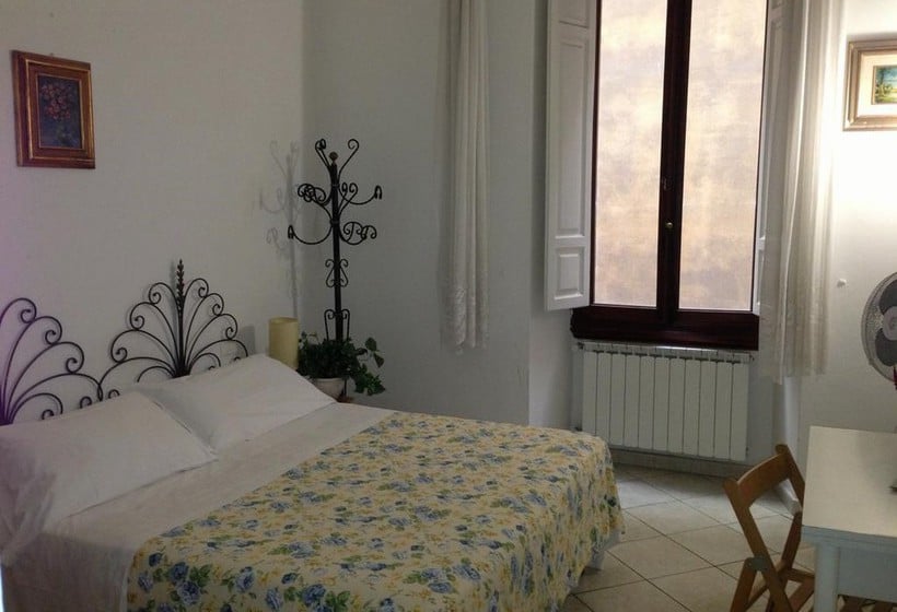 Veronique Hostel   | Florença | Firenze | Itália 9