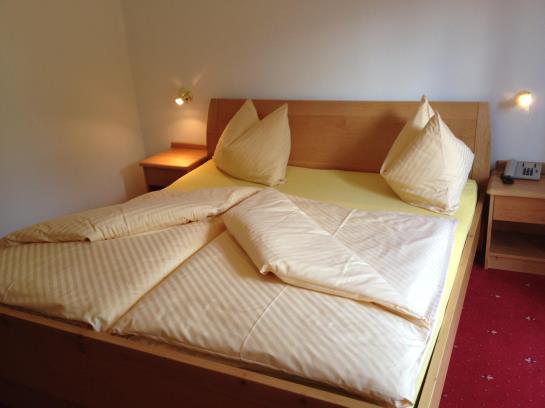 Hotel Pensione Schweitzer  | Silandro | Bolzano | Italia 4