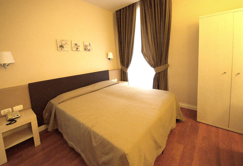 Hotel Roma Rooms Colosseum  | Roma | Roma | Italia 2