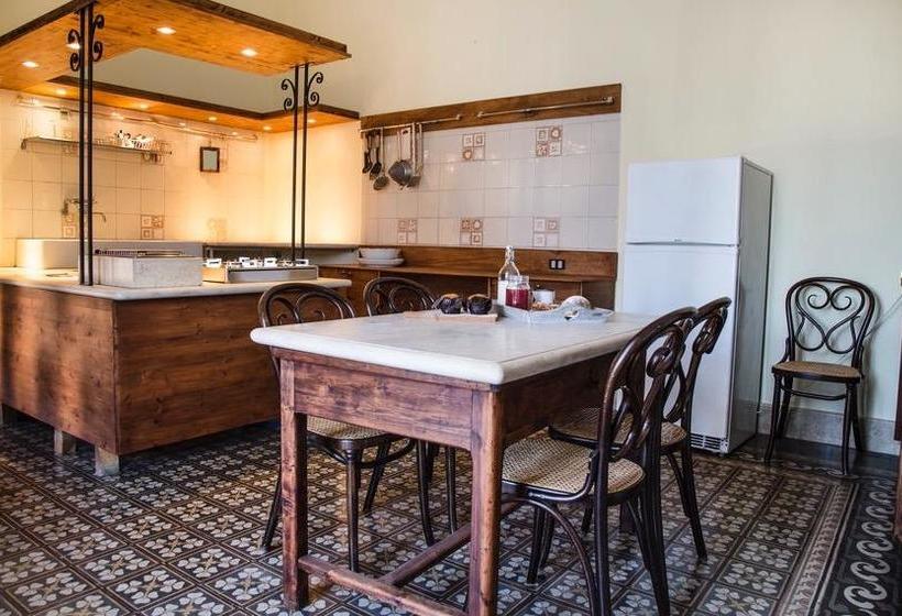 Bed and Breakfast Bnb Villa Lendi  | Frattamaggiore | Napoli | Italia 6