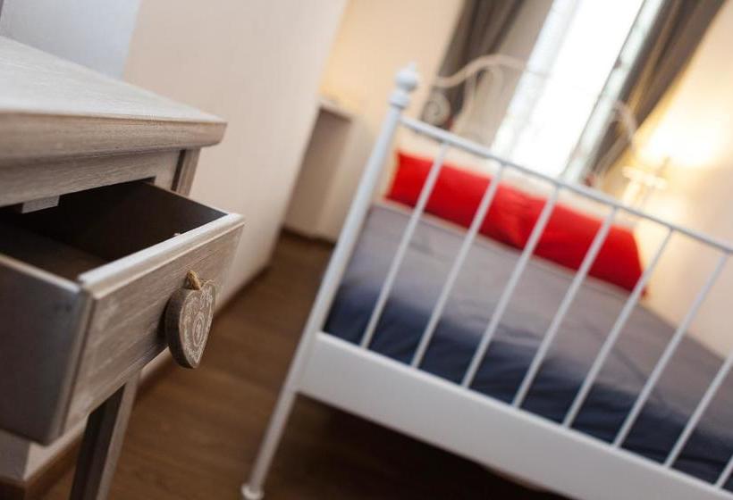 Bed and Breakfast Senzafissadimora  | Albenga | Savona | Italia 6