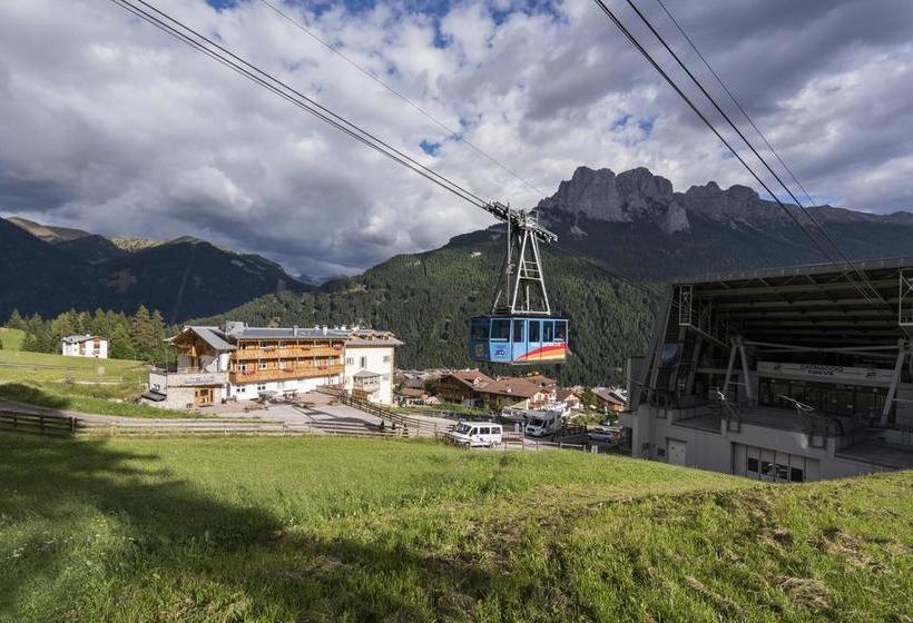 Hotel Albergo Holiday Vigo di Fassa Trento