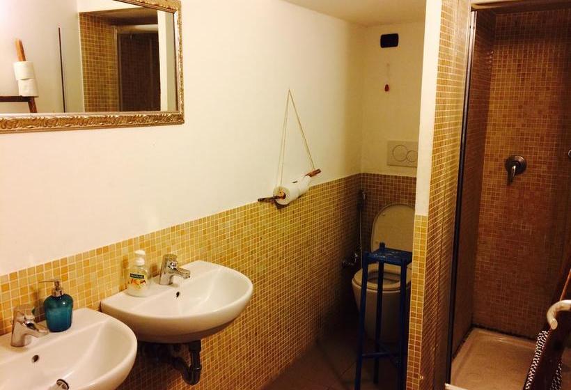 Abbey Hostel  | Genova | Genova | Italia 2