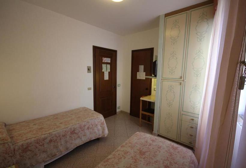 Hotel Piemontese  | Impéria | Imperia | Itália 7