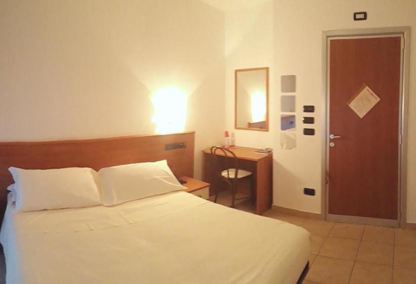 Hotel Azzurra  | Spinone al Lago | Bergamo | Italia 3