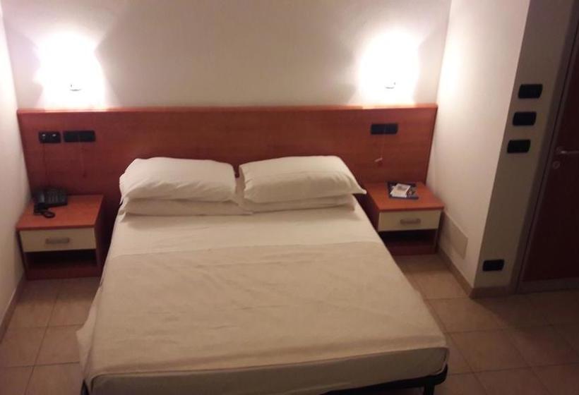 Hotel Azzurra  | Spinone al Lago | Bergamo | Italia 5