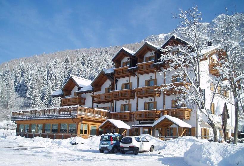 Hotel Kapriol  | Castello Tesino | Trento | Italy 13