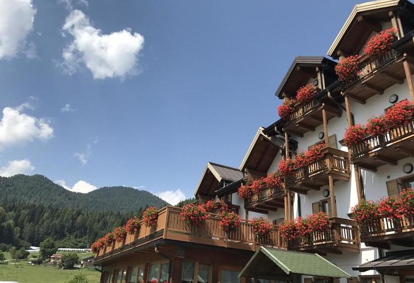 Hotel Kapriol  | Castello Tesino | Trento | Italy 3