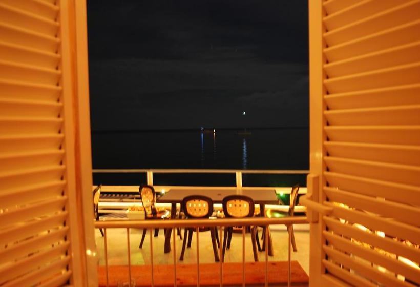 Bed and Breakfast Meublè Emanuela Napoles