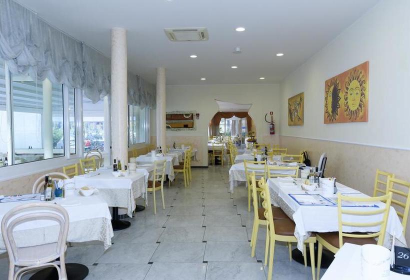 Hotel Mondial  | Pinarella | Ravenna | Italia 12