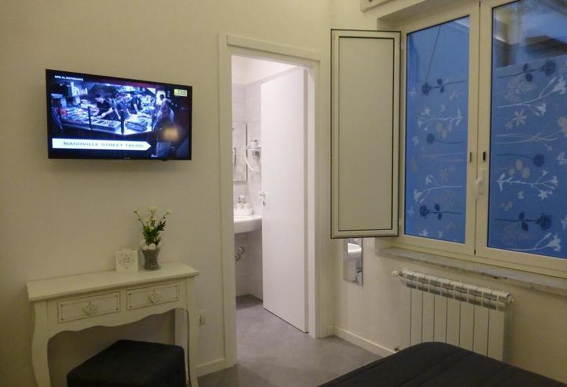 Bed and Breakfast Sotto Le Stelle Ai Decumani  | Napoli | Napoli | Italia 9