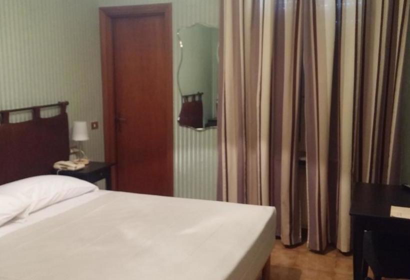 Hotel Mathis  | Fiorenzuola da'Arda | Piacenza | Italia 11
