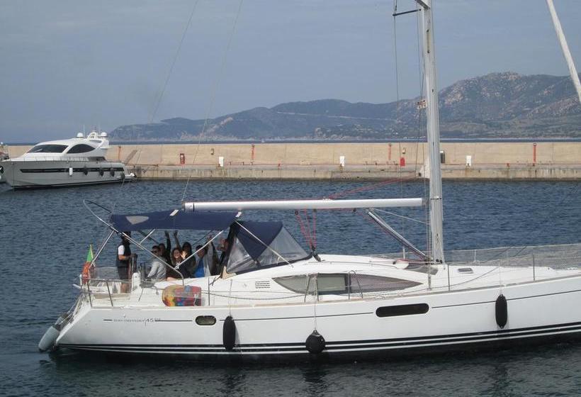 B&b Overjoyed Luan Boat  | Cagliari | Sardegna | Italia 1
