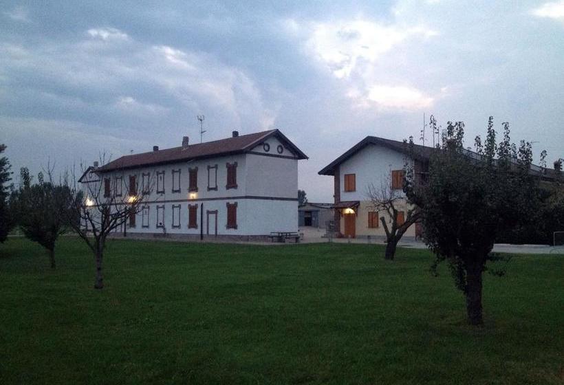 Bed And Breakfast Azienda Agricola Cascina Salazzara  | Magenta | Milano | Italia 10